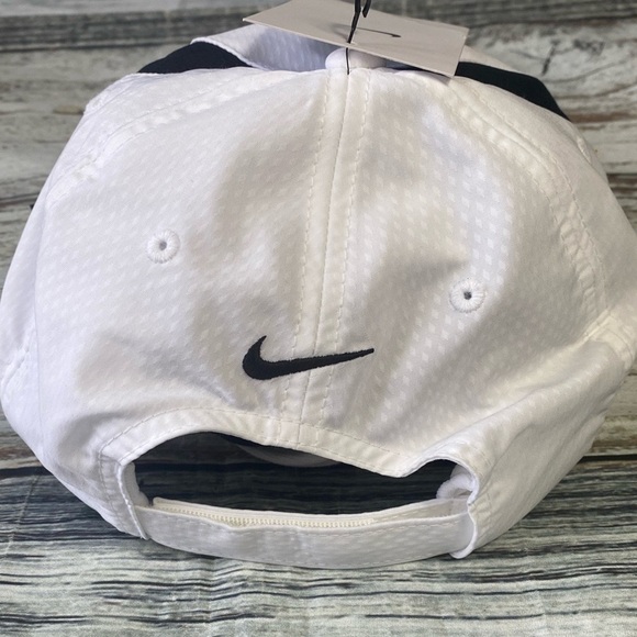 Nike Performance Black and White Sports Cap Sz
M/L - Picture 3 of 6